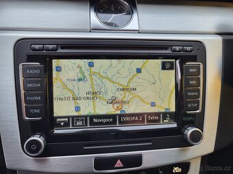 Volkswagen Passat B7 2,0 TDI Highline - 15