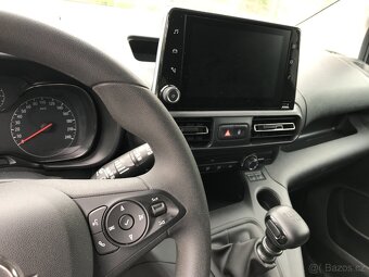 Opel Combo LIFE MAXI 1.2 T 81 kW r.v.2022/8 ČR původ 1.MAJ - 15