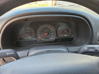 Volvo V40 Combi 1,8i Benzín, 90KW - 15