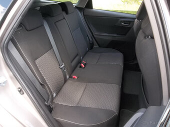 Toyota Auris 1,6 Kombi, r.v. 06/2015, najeto jen 103tkm - 15