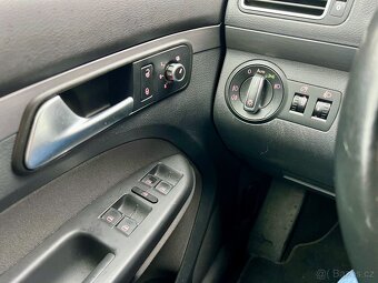 Volkswagen Touran 1,6 TDi / KLIMA / 7MÍST / DSG / 2015 - 15