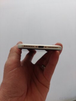 iPhone SE 2020 256 GB bílá nová baterie 100 % stav kompletní - 15