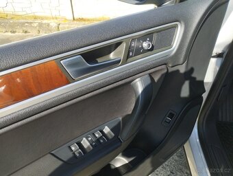 VOLKSWAGEN TOUAREG 3,0TDI,180KW,DVOJÍ SADA KOL - 15
