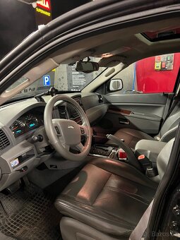 Jeep Grand Cherokee - 15