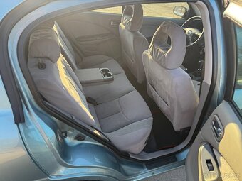 Nissan Almera - 15