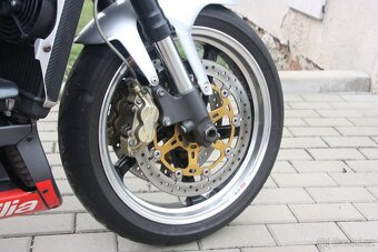 Aprilia Tuono 1000 R - 15