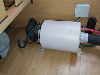 HOBBY 460 UFe č.712. Fr.postel. Sprcha. 1250 kg. Solár - 15