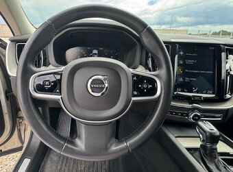 Volvo XC60 D5 Momentum AWD A/T - 15