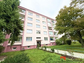 Světlý byt 2+1 se zasklenou lodžií v Kralupech nad Vltavou   - 15