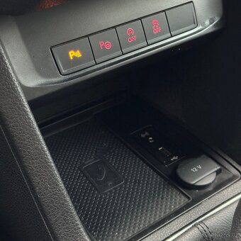 VW Caddy 4x4 2.0 TDI LED,NAVI,Kamera,senzory - 15