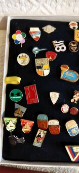 různé staré odznaky - 15