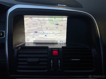 Volvo XC60, 2.4 D5 Automat Kamera Výhřev Tažné - 15