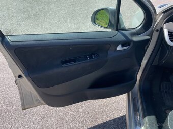 Peugeot 207 1.4 - 15