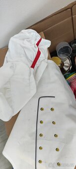 Dřevěná kuchyňka s velkým množstvím příslušenství - 15
