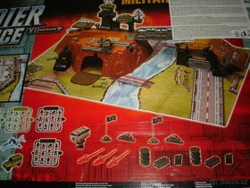 2x velký robot: RoboTyrannus, Robosapien, plastoví vojáčci - 15