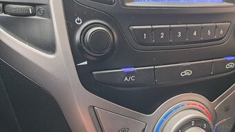 Hyundai ix20, 1.4i / 66KW TRIKOLOR Plus ČR - 15