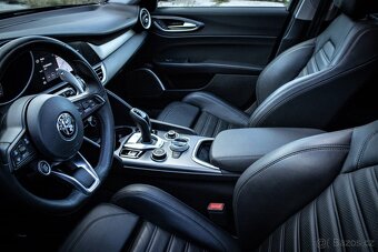 Alfa Romeo Giulia VELOCE Q4 - 15
