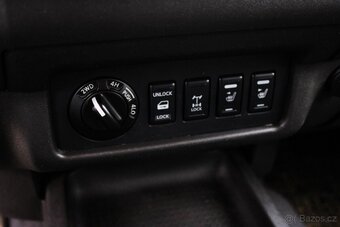 Nissan Navara DoubleCab 2.5D XE - 15