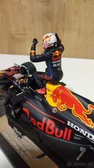 Max Verstappen 1:18 s figurkou - víťaz Monaco - 15