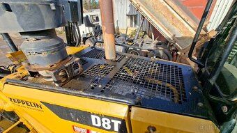 CAT D8T - 15