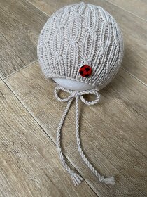 Ručně pletená dětská čepice 3-6 měs. různé barvy - 15