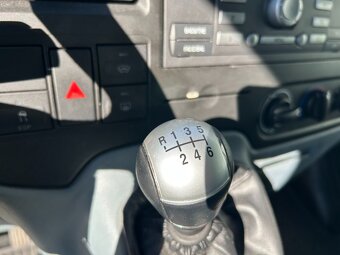 Ford Transit 2.2 TDCI L2H2 9 míst - 15