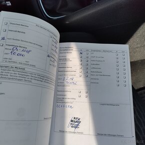 Volkswagen Golf, KRASNY,105TKM,SERVISKA,VYBAVA - 15