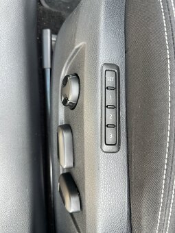 Škoda Superb 2.0Tdi 110kw style Dsg 1 majitel 2021 - 15