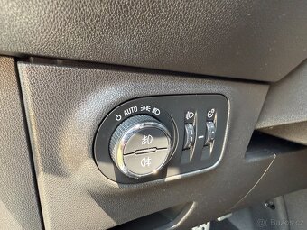 Opel Corsa E 1.4i 66KW 4/2018 Edice Sport, Nová STK - 15