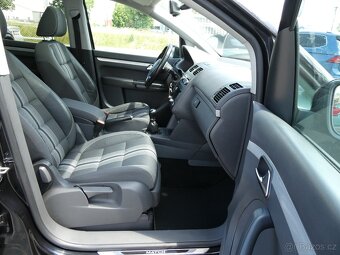 Volkswagen Touran 1.4 TSi MATCH,7.míst,serviska - 15