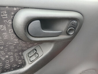 Opel Corsa 1.2i Automat Jen 94.000 Km - 15