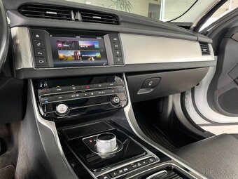 Jaguar XF 30d 221kW KeyLess FullLED DPH - 15