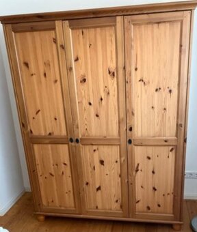 Nábytek Leksvik - skříně ,komody atd - 15