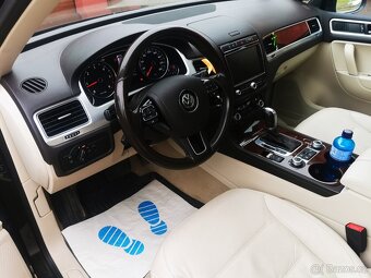 VW TOUAREG 3.0TDI 193kW-PLNY SERVIS-TOP STAV - 15