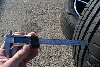 MB GLC coupe -Téměř NOVÁ letní Alu sada AMG 235/50R19 - 15