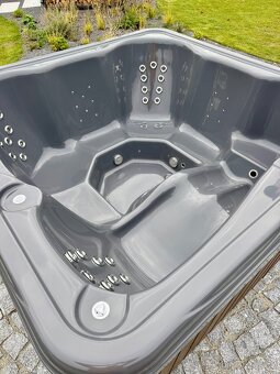 Čtvercová koupací káď (s místem k ležení) - 15