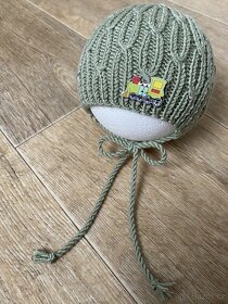 Ručně pletená dětská čepice 0-3 měs. různé barvy - 15