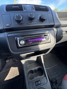 Škoda Fabia II 1.2 HTP 54 587 km rok 2008 (benzín) - 15