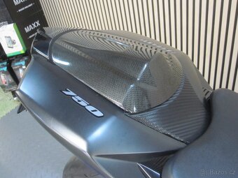 Suzuki GSX-R 750 - 15