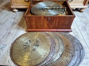 Velký starožitný Polyphon Musikwerke, rok 1898 - 15