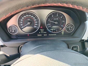 BMW F30 sport x drive manuál sedan 206000km - 15