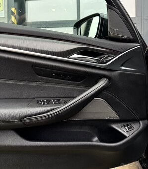 BMW 540d xDrive M-PERFORMANCE - 15