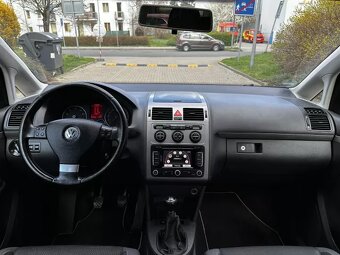 Volkswagen Touran 1.4 TSI 103kW Freestyle Navi Xenony 7 míst - 15