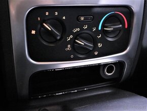 Jeep Cherokee KJ 2,8 CRD - 15