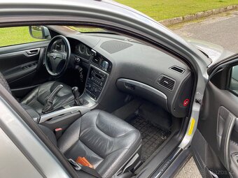 Volvo xc70 D5 136kw momentum  awd - 15