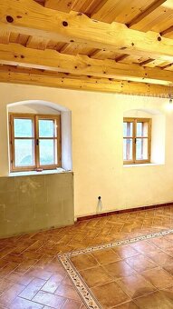 Nabízíme Vám k prodeji dům, bývalý mlýn, podl.plocha 163m2,  - 15