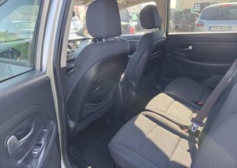 Kia Carens 1.6 GDI Klima, Panorama benzín manuál 99 kw - 15