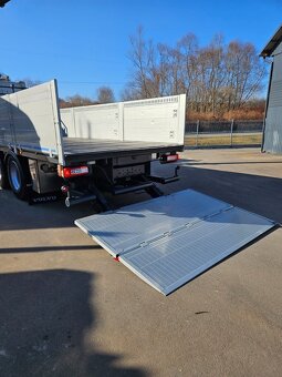 Volvo FMX s jeřábem HIAB - 15