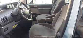 Peugeot 807 2.2  94kw 7 míst - 15