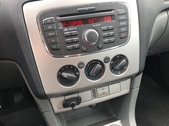 Ford Focus 1.6 - - 15